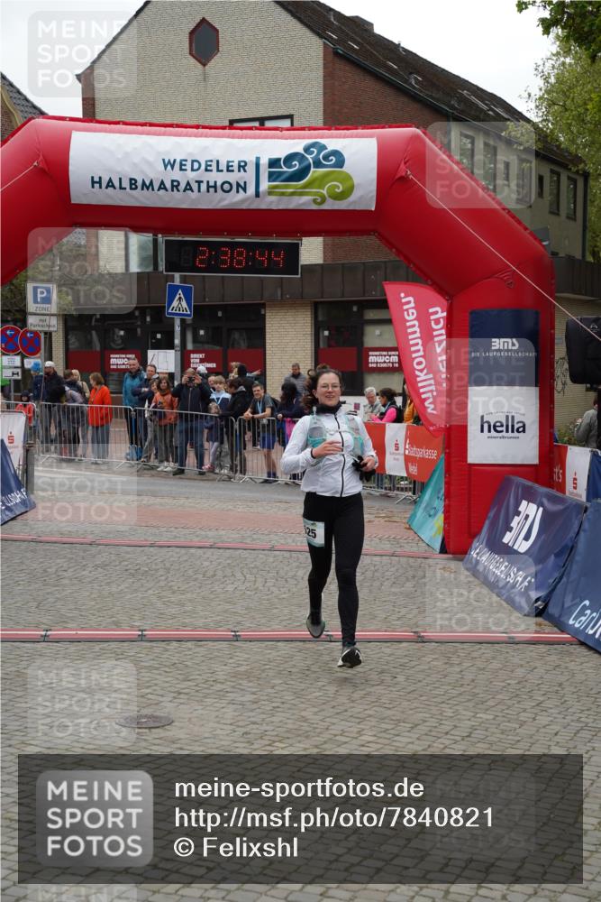 04.05.2025 - 8. Wedeler Halbmarathon Felixshl http://msf.ph/oto/7840821 04.05.2025 12:38:42 Ziel 525 meine-sportfotos.de