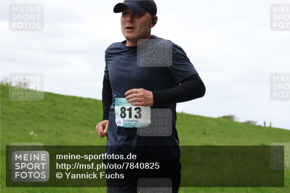 04.05.2025 - 8. Wedeler Halbmarathon Yannick Fuchs http://msf.ph/oto/7840825 04.05.2025 11:48:18 Laufen 813, 23 meine-sportfotos.de