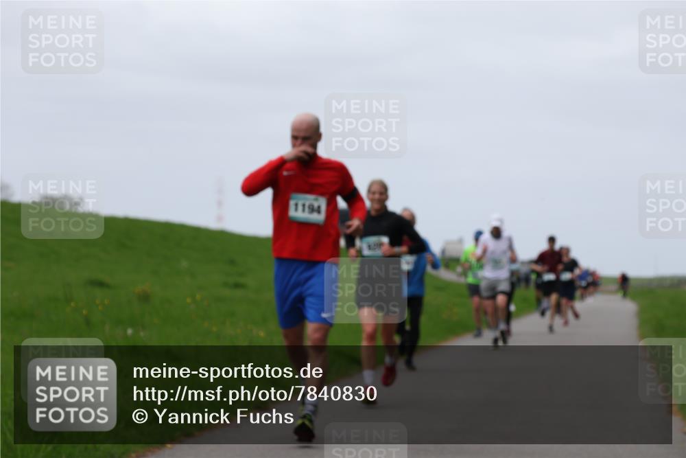 04.05.2025 - 8. Wedeler Halbmarathon Yannick Fuchs http://msf.ph/oto/7840830 04.05.2025 11:27:24 Laufen 1194 meine-sportfotos.de