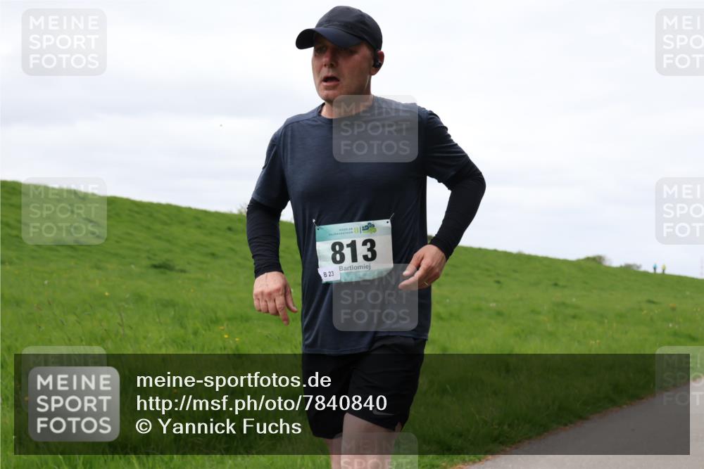 04.05.2025 - 8. Wedeler Halbmarathon Yannick Fuchs http://msf.ph/oto/7840840 04.05.2025 11:48:18 Laufen 23, 856, 813 meine-sportfotos.de