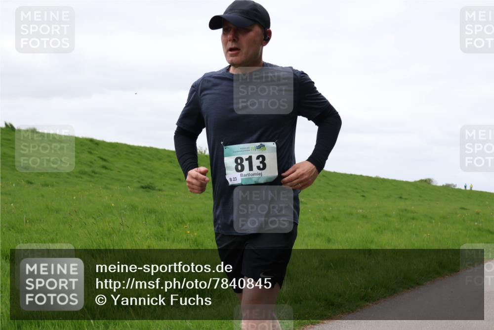 04.05.2025 - 8. Wedeler Halbmarathon Yannick Fuchs http://msf.ph/oto/7840845 04.05.2025 11:48:18 Laufen 23, 813 meine-sportfotos.de