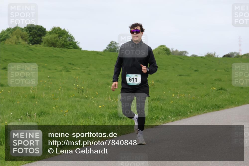 04.05.2025 - 8. Wedeler Halbmarathon Lena Gebhardt http://msf.ph/oto/7840848 04.05.2025 11:50:57 Laufen 611 meine-sportfotos.de