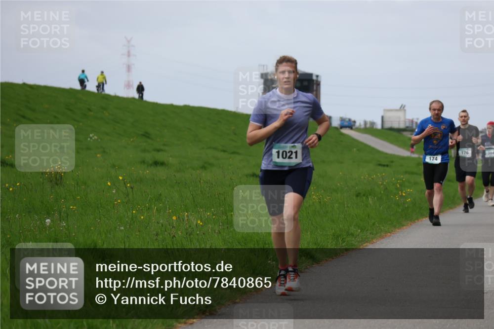 04.05.2025 - 8. Wedeler Halbmarathon Yannick Fuchs http://msf.ph/oto/7840865 04.05.2025 11:48:29 Laufen 1021, 174, 176 meine-sportfotos.de