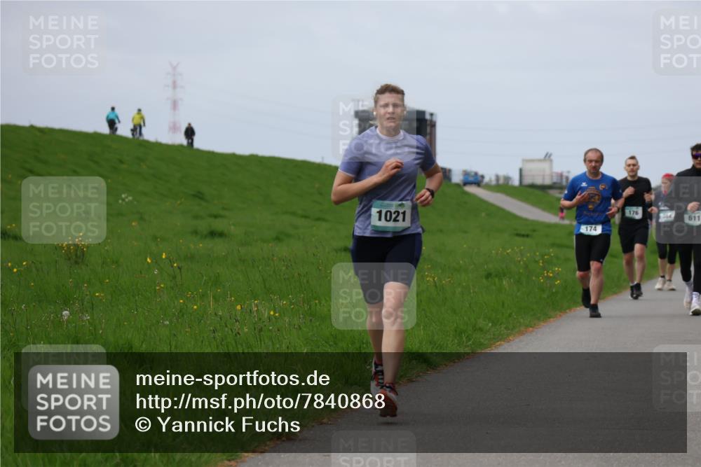 04.05.2025 - 8. Wedeler Halbmarathon Yannick Fuchs http://msf.ph/oto/7840868 04.05.2025 11:48:29 Laufen 1021, 176, 304, 611, 174 meine-sportfotos.de