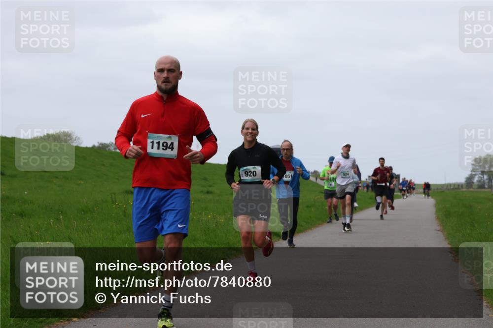 04.05.2025 - 8. Wedeler Halbmarathon Yannick Fuchs http://msf.ph/oto/7840880 04.05.2025 11:27:25 Laufen 1194, 920, 051, 524 meine-sportfotos.de