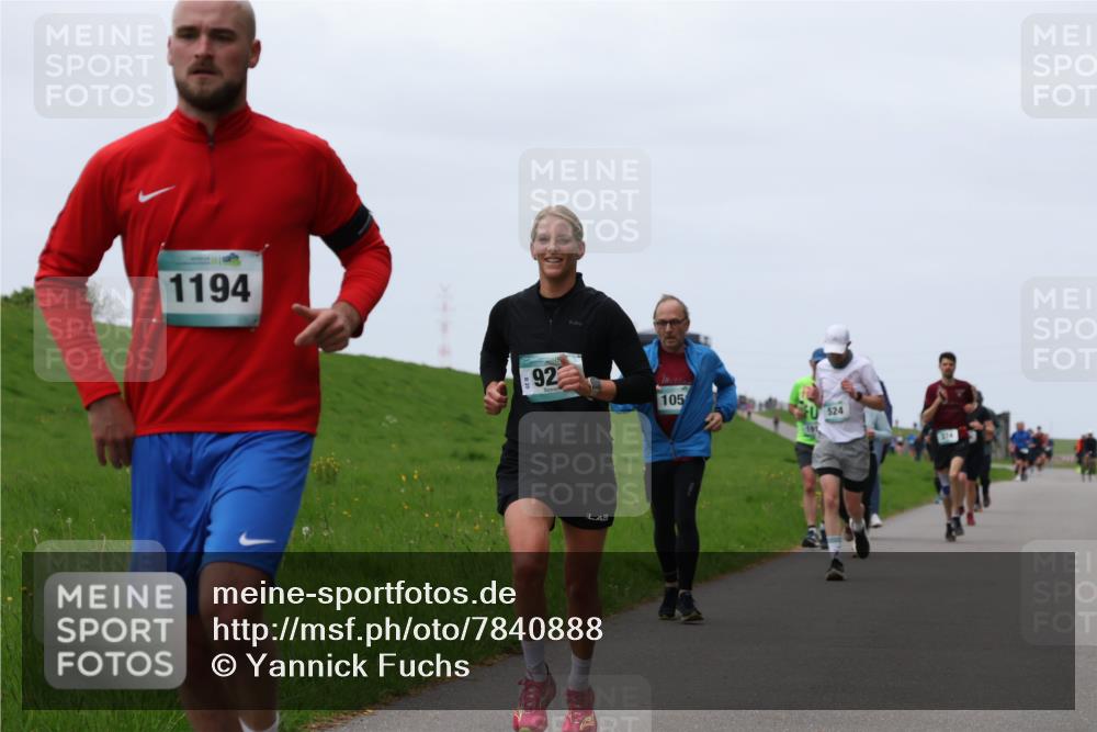 04.05.2025 - 8. Wedeler Halbmarathon Yannick Fuchs http://msf.ph/oto/7840888 04.05.2025 11:27:25 Laufen 1194, 92, 105, 524 meine-sportfotos.de