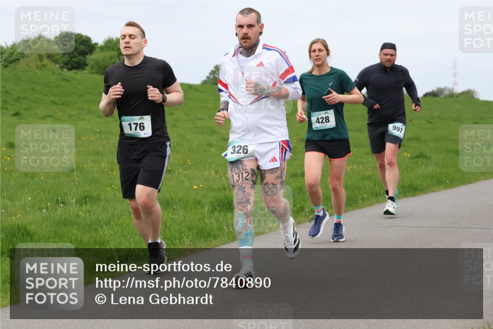 04.05.2025 - 8. Wedeler Halbmarathon Lena Gebhardt http://msf.ph/oto/7840890 04.05.2025 11:51:13 Laufen 176, 326, 1312, 428, 997 meine-sportfotos.de