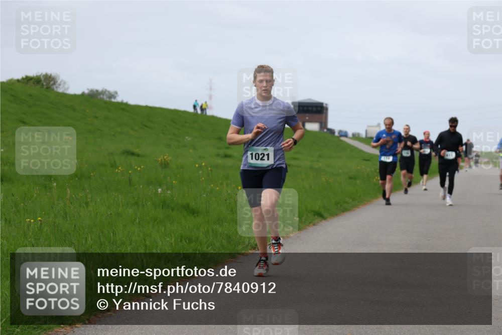 04.05.2025 - 8. Wedeler Halbmarathon Yannick Fuchs http://msf.ph/oto/7840912 04.05.2025 11:48:31 Laufen 1021 meine-sportfotos.de