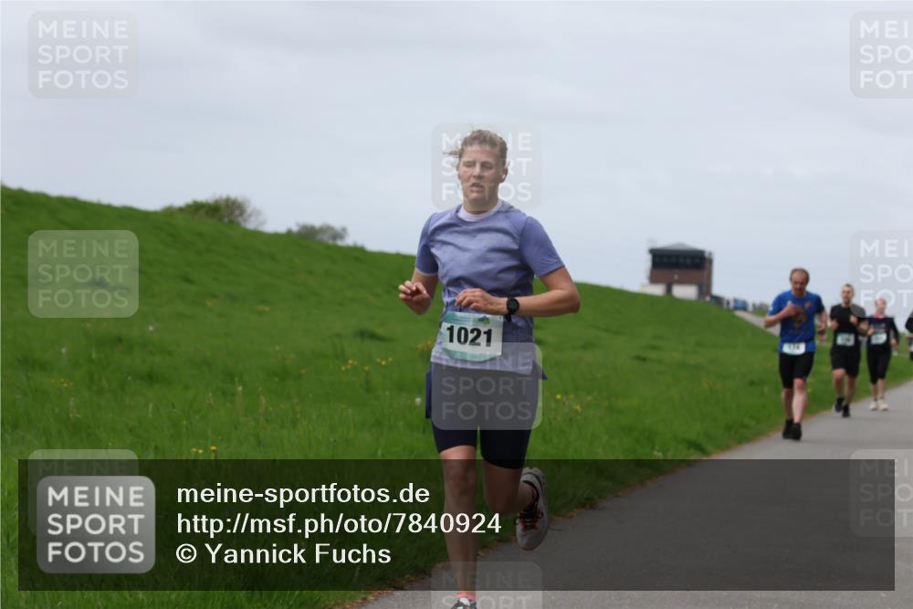 04.05.2025 - 8. Wedeler Halbmarathon Yannick Fuchs http://msf.ph/oto/7840924 04.05.2025 11:48:32 Laufen 1021 meine-sportfotos.de