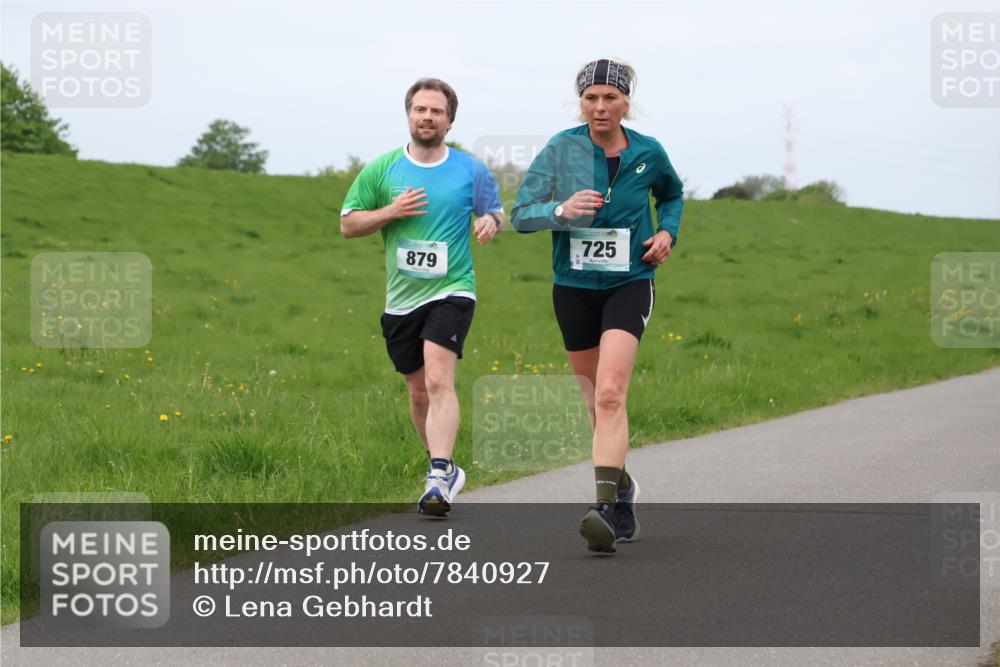 04.05.2025 - 8. Wedeler Halbmarathon Lena Gebhardt http://msf.ph/oto/7840927 04.05.2025 11:51:28 Laufen 725, 879 meine-sportfotos.de