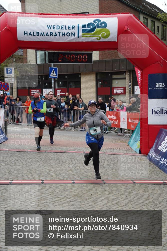 04.05.2025 - 8. Wedeler Halbmarathon Felixshl http://msf.ph/oto/7840934 04.05.2025 12:39:57 Ziel 4, 26, 29 meine-sportfotos.de