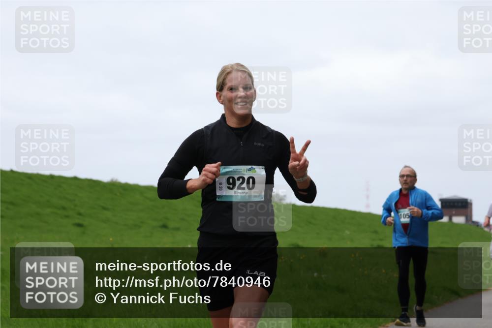 04.05.2025 - 8. Wedeler Halbmarathon Yannick Fuchs http://msf.ph/oto/7840946 04.05.2025 11:27:27 Laufen 56, 920, 20, 20, 105 meine-sportfotos.de