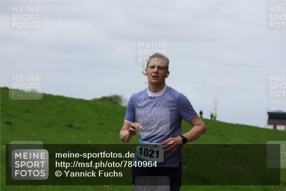 04.05.2025 - 8. Wedeler Halbmarathon Yannick Fuchs http://msf.ph/oto/7840964 04.05.2025 11:48:33 Laufen 1021 meine-sportfotos.de