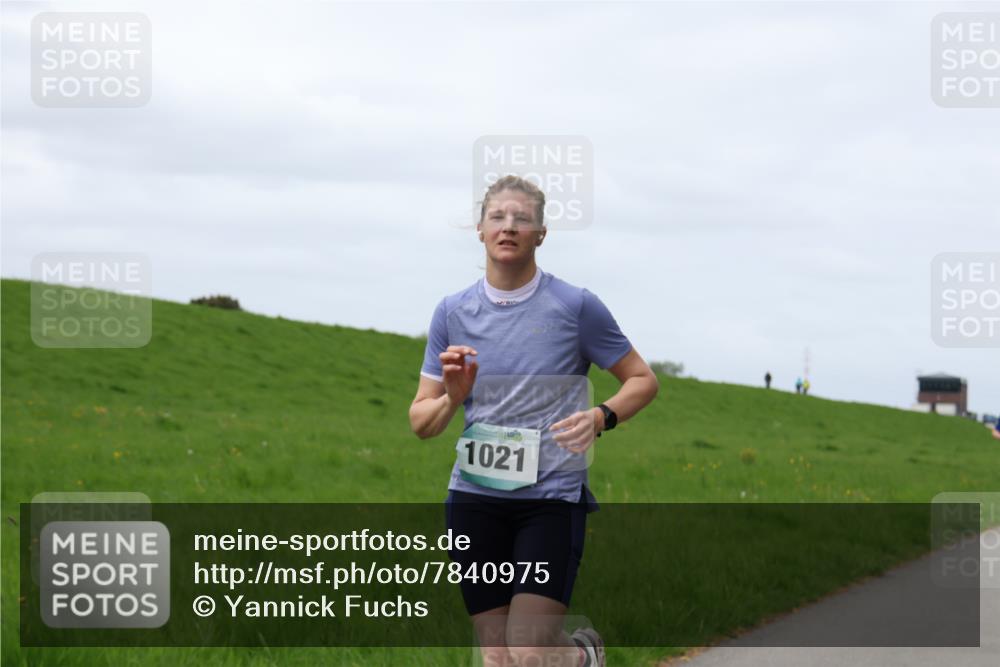 04.05.2025 - 8. Wedeler Halbmarathon Yannick Fuchs http://msf.ph/oto/7840975 04.05.2025 11:48:34 Laufen 1021 meine-sportfotos.de