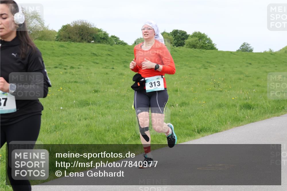 04.05.2025 - 8. Wedeler Halbmarathon Lena Gebhardt http://msf.ph/oto/7840977 04.05.2025 11:52:02 Laufen 87, 313 meine-sportfotos.de