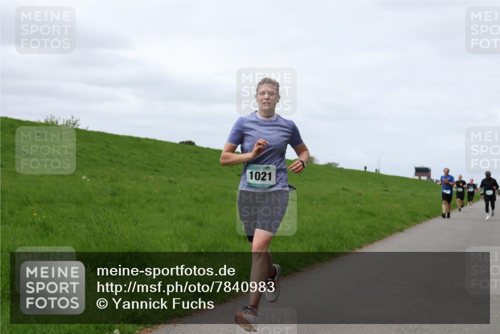 04.05.2025 - 8. Wedeler Halbmarathon Yannick Fuchs http://msf.ph/oto/7840983 04.05.2025 11:48:34 Laufen 1021 meine-sportfotos.de