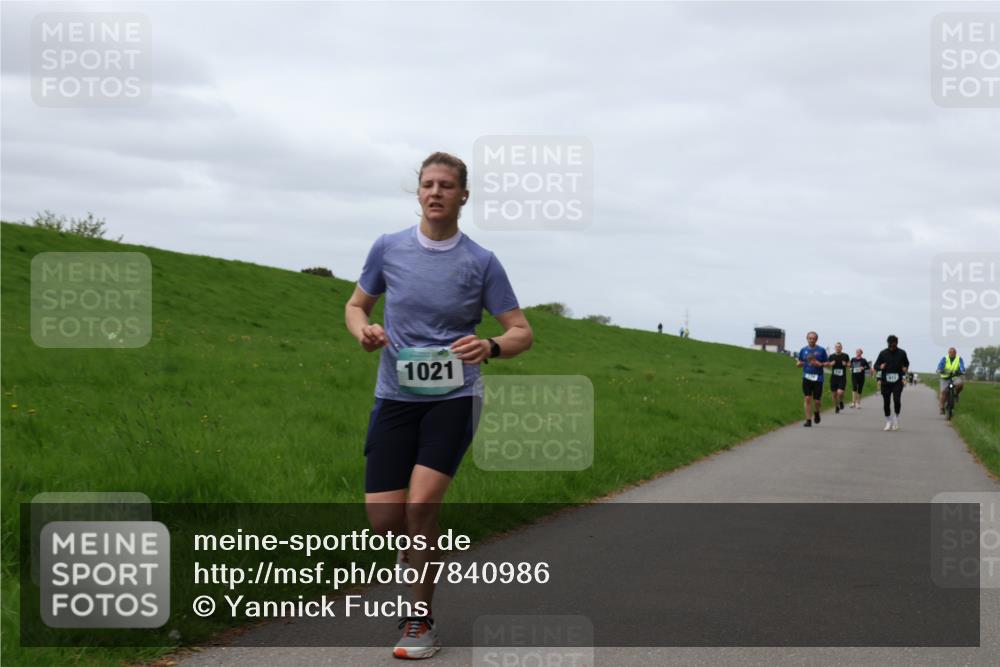 04.05.2025 - 8. Wedeler Halbmarathon Yannick Fuchs http://msf.ph/oto/7840986 04.05.2025 11:48:34 Laufen 1021 meine-sportfotos.de