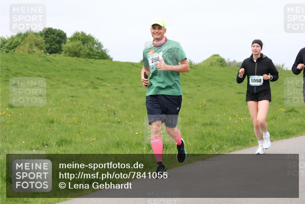 04.05.2025 - 8. Wedeler Halbmarathon Lena Gebhardt http://msf.ph/oto/7841055 04.05.2025 11:53:11 Laufen 266, 1098 meine-sportfotos.de