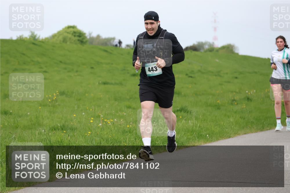 04.05.2025 - 8. Wedeler Halbmarathon Lena Gebhardt http://msf.ph/oto/7841102 04.05.2025 11:53:31 Laufen 443 meine-sportfotos.de