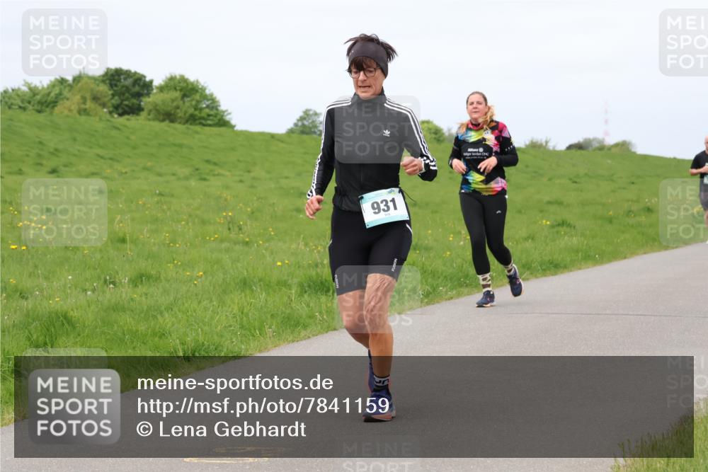04.05.2025 - 8. Wedeler Halbmarathon Lena Gebhardt http://msf.ph/oto/7841159 04.05.2025 11:53:51 Laufen 931 meine-sportfotos.de