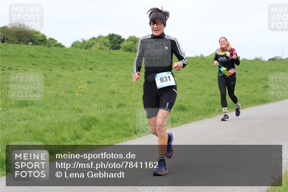 04.05.2025 - 8. Wedeler Halbmarathon Lena Gebhardt http://msf.ph/oto/7841162 04.05.2025 11:53:51 Laufen 931 meine-sportfotos.de