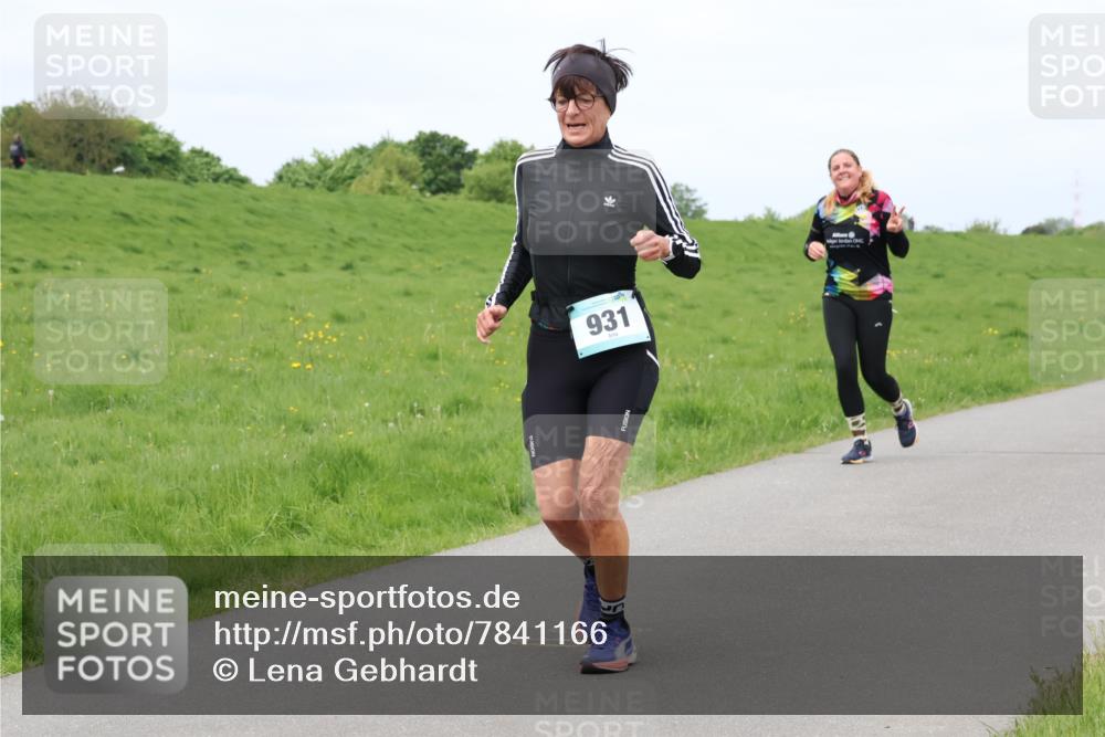 04.05.2025 - 8. Wedeler Halbmarathon Lena Gebhardt http://msf.ph/oto/7841166 04.05.2025 11:53:51 Laufen 931 meine-sportfotos.de