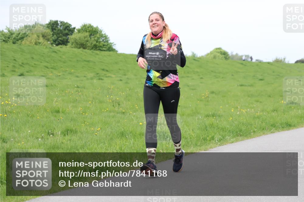 04.05.2025 - 8. Wedeler Halbmarathon Lena Gebhardt http://msf.ph/oto/7841168 04.05.2025 11:53:53 Laufen  meine-sportfotos.de