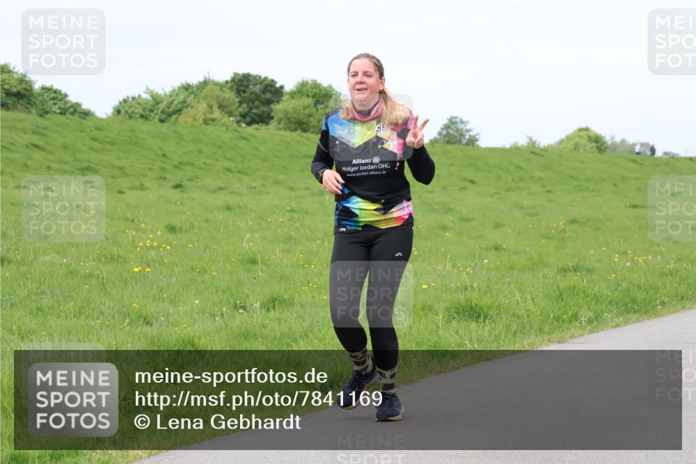 04.05.2025 - 8. Wedeler Halbmarathon Lena Gebhardt http://msf.ph/oto/7841169 04.05.2025 11:53:53 Laufen  meine-sportfotos.de
