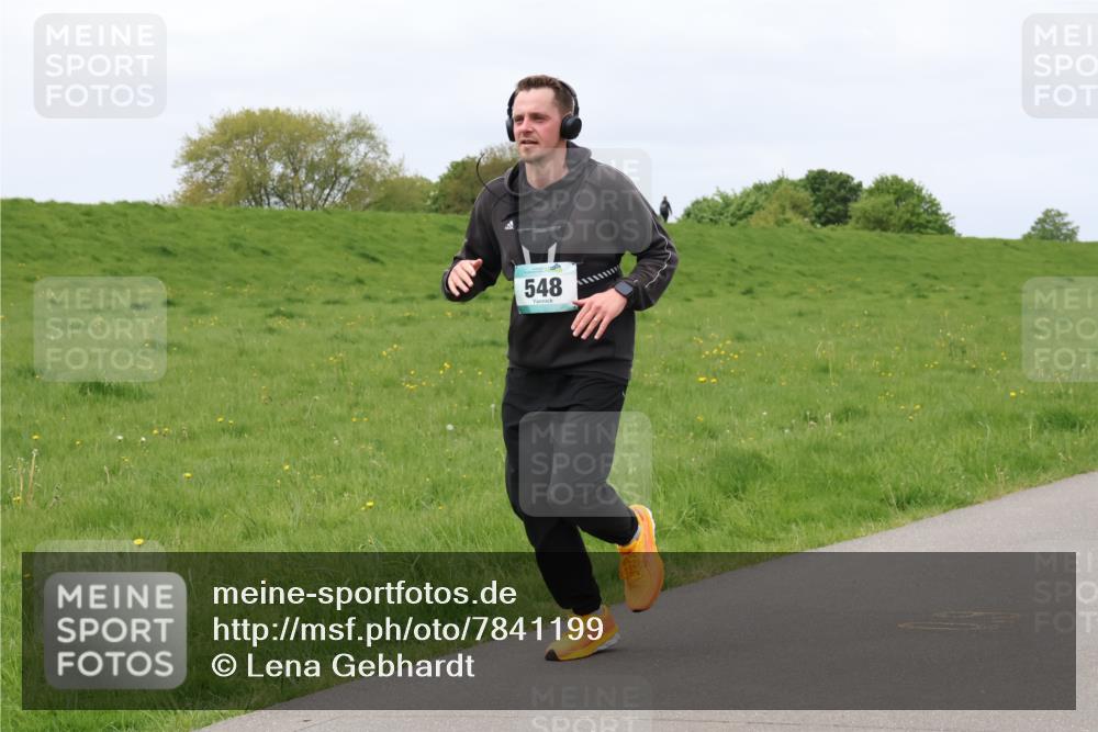 04.05.2025 - 8. Wedeler Halbmarathon Lena Gebhardt http://msf.ph/oto/7841199 04.05.2025 11:54:05 Laufen 548 meine-sportfotos.de