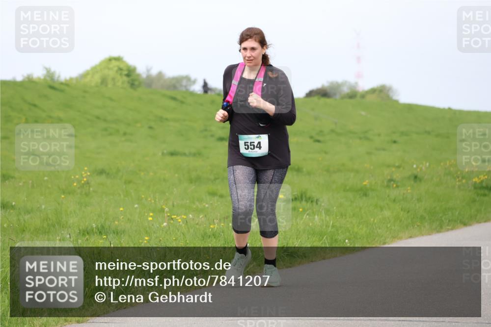 04.05.2025 - 8. Wedeler Halbmarathon Lena Gebhardt http://msf.ph/oto/7841207 04.05.2025 11:54:10 Laufen 554 meine-sportfotos.de