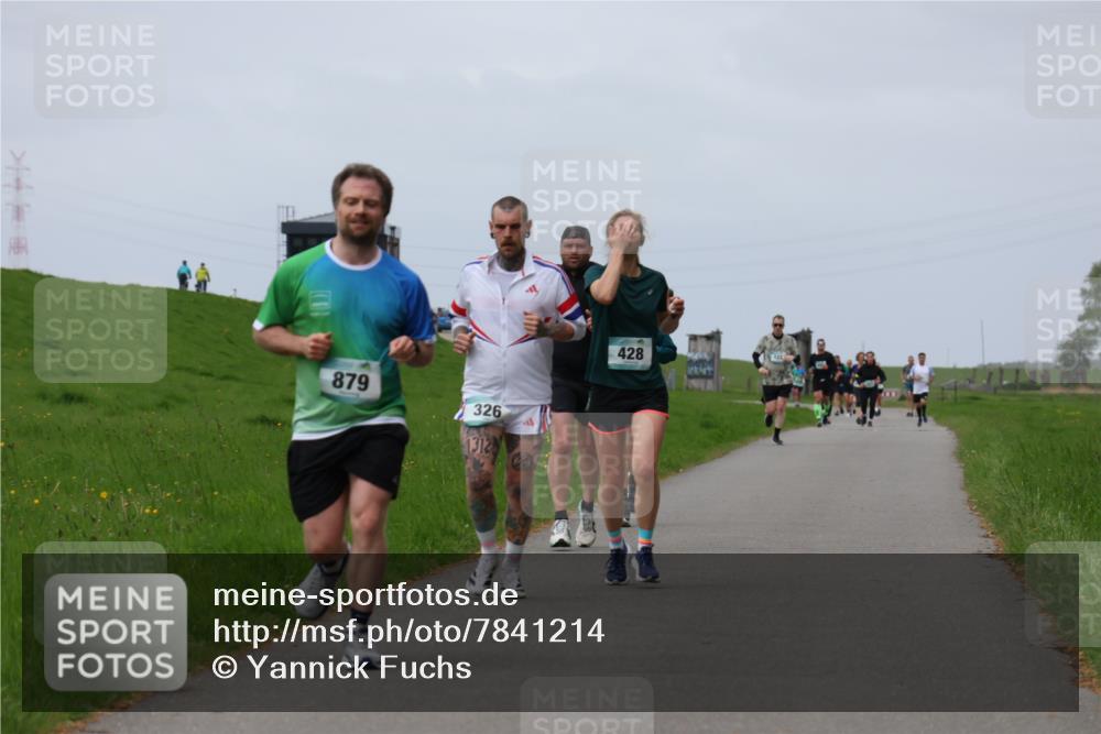 04.05.2025 - 8. Wedeler Halbmarathon Yannick Fuchs http://msf.ph/oto/7841214 04.05.2025 11:48:54 Laufen 879, 326, 1312, 428, 122 meine-sportfotos.de
