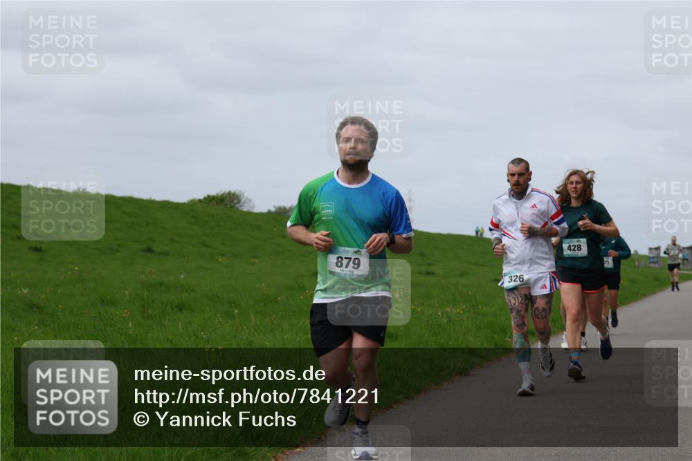 04.05.2025 - 8. Wedeler Halbmarathon Yannick Fuchs http://msf.ph/oto/7841221 04.05.2025 11:48:57 Laufen 879, 326, 1312, 428 meine-sportfotos.de