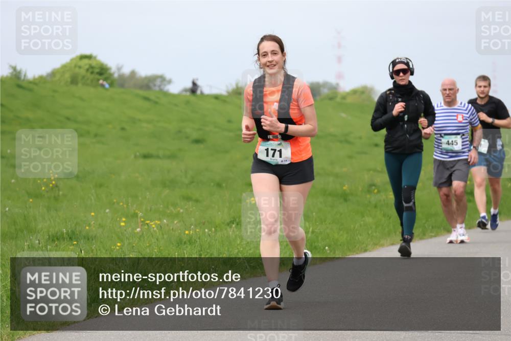 04.05.2025 - 8. Wedeler Halbmarathon Lena Gebhardt http://msf.ph/oto/7841230 04.05.2025 11:54:33 Laufen 171, 14, 445 meine-sportfotos.de