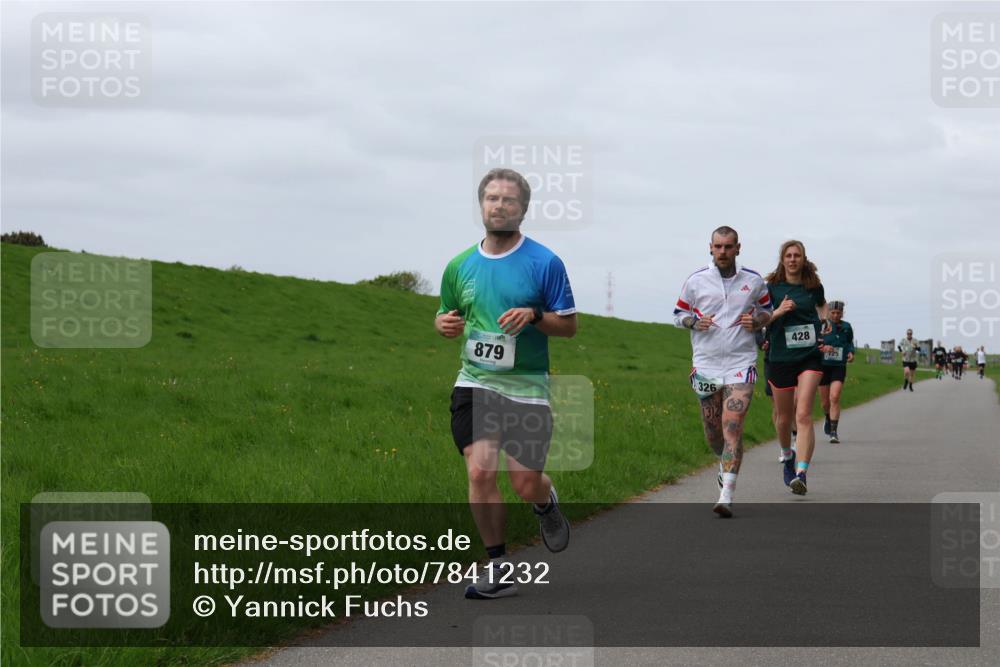04.05.2025 - 8. Wedeler Halbmarathon Yannick Fuchs http://msf.ph/oto/7841232 04.05.2025 11:48:58 Laufen 879, 326, 428 meine-sportfotos.de