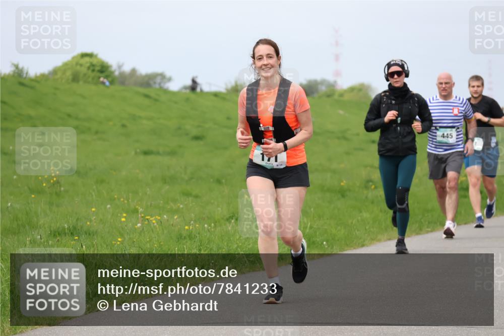 04.05.2025 - 8. Wedeler Halbmarathon Lena Gebhardt http://msf.ph/oto/7841233 04.05.2025 11:54:33 Laufen 445 meine-sportfotos.de