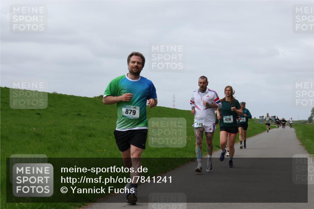 04.05.2025 - 8. Wedeler Halbmarathon Yannick Fuchs http://msf.ph/oto/7841241 04.05.2025 11:48:58 Laufen 879, 428, 725, 326, 1312 meine-sportfotos.de
