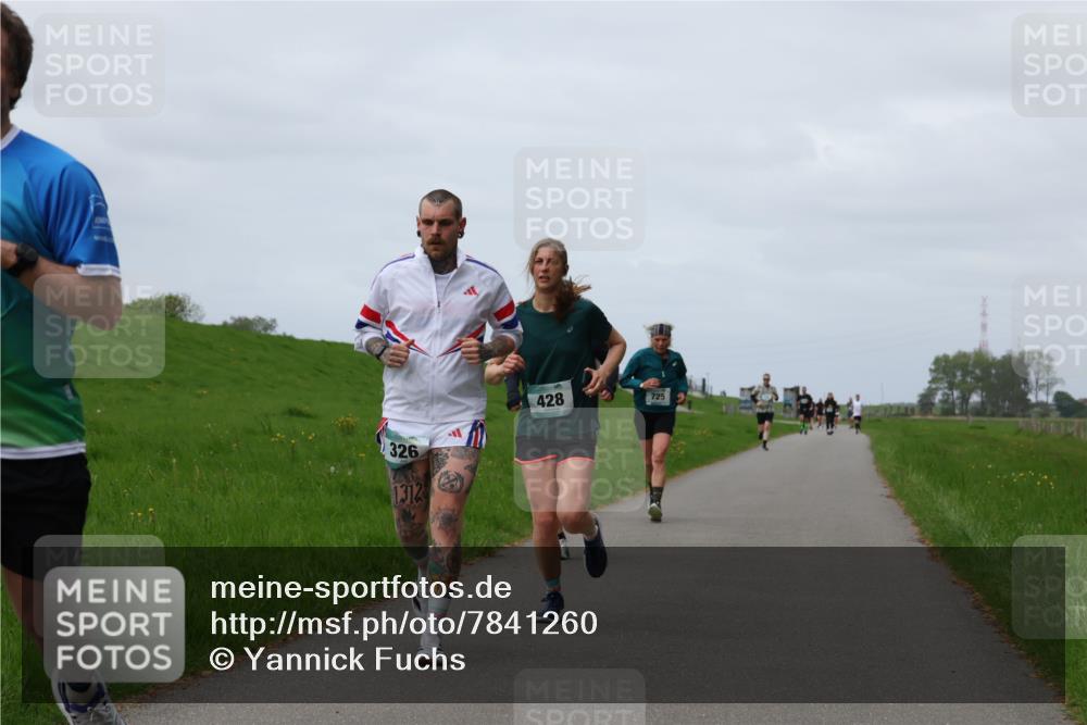 04.05.2025 - 8. Wedeler Halbmarathon Yannick Fuchs http://msf.ph/oto/7841260 04.05.2025 11:48:59 Laufen 326, 428, 725, 1312 meine-sportfotos.de