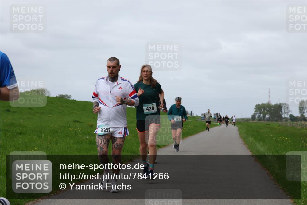 04.05.2025 - 8. Wedeler Halbmarathon Yannick Fuchs http://msf.ph/oto/7841266 04.05.2025 11:48:59 Laufen 326, 1312, 428, 725 meine-sportfotos.de