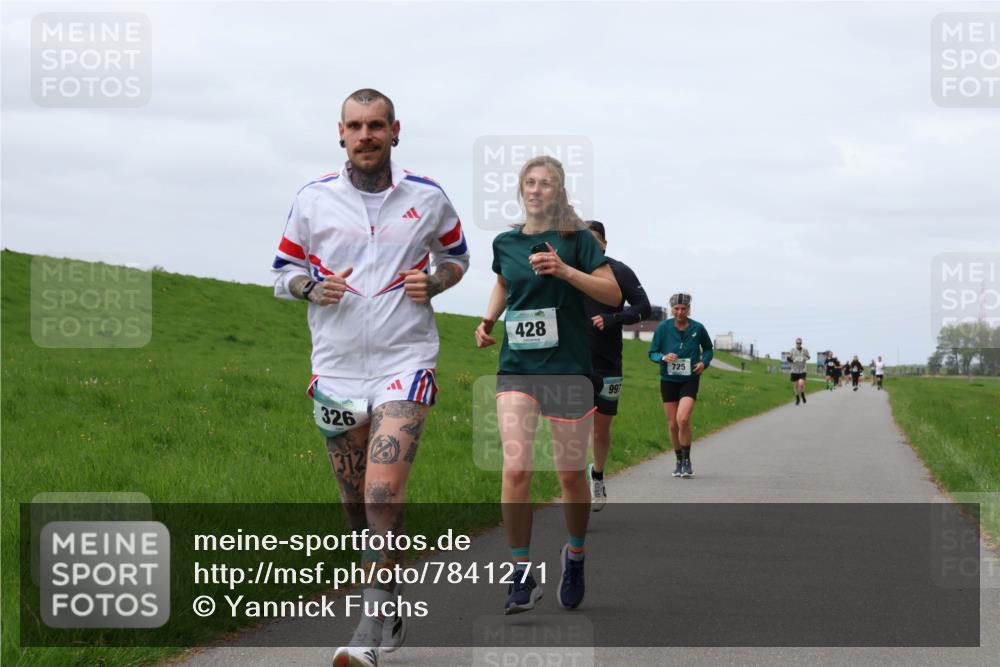 04.05.2025 - 8. Wedeler Halbmarathon Yannick Fuchs http://msf.ph/oto/7841271 04.05.2025 11:49:00 Laufen 326, 1312, 428, 991, 725 meine-sportfotos.de