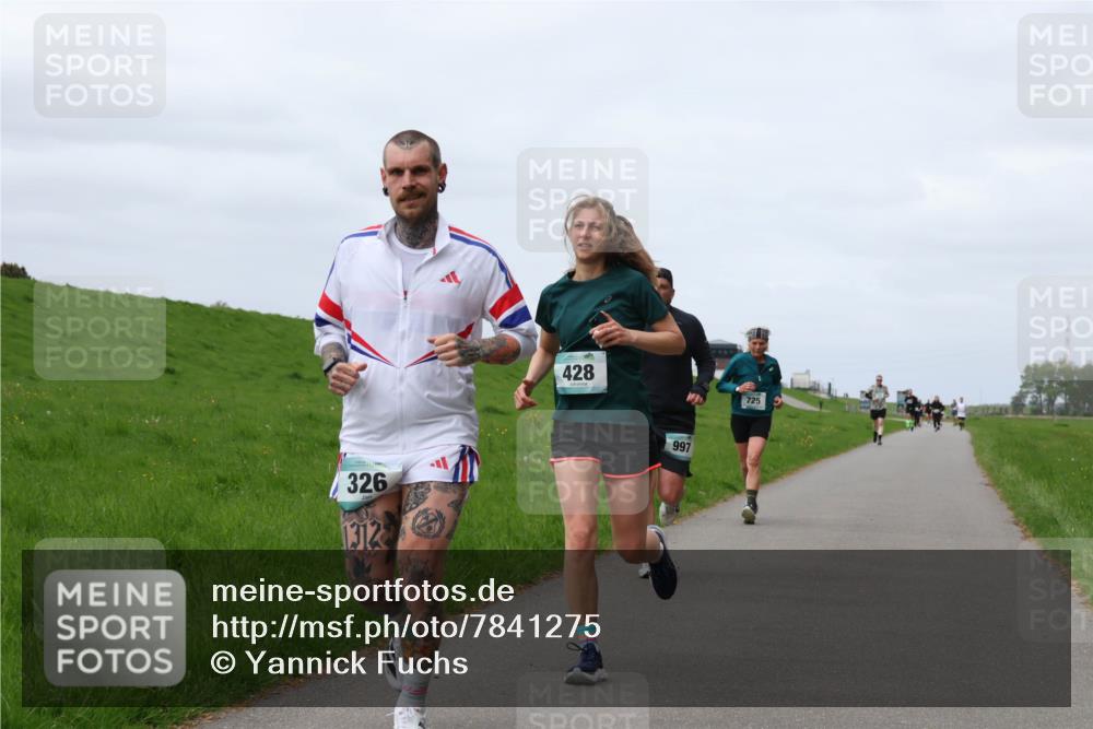 04.05.2025 - 8. Wedeler Halbmarathon Yannick Fuchs http://msf.ph/oto/7841275 04.05.2025 11:49:01 Laufen 326, 1312, 428, 997, 725 meine-sportfotos.de