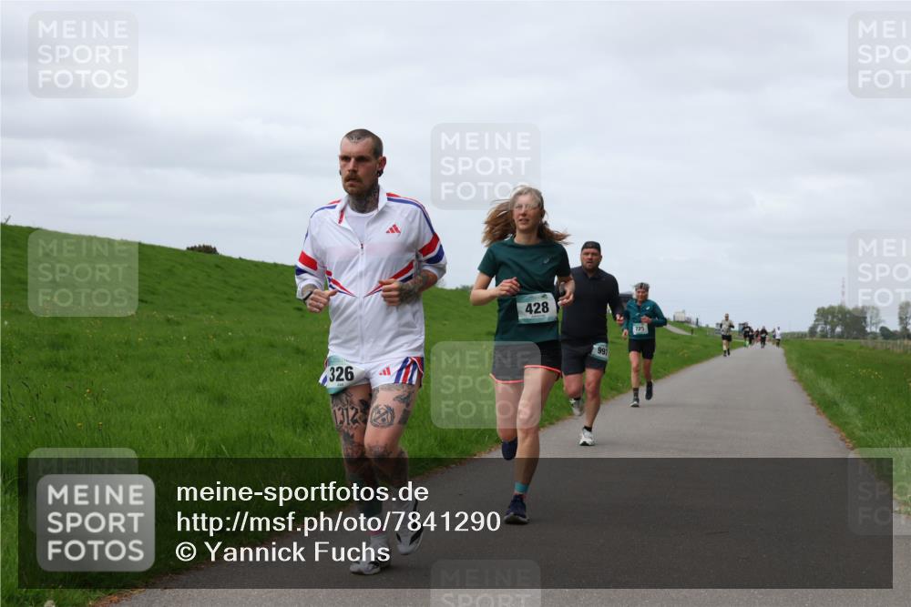 04.05.2025 - 8. Wedeler Halbmarathon Yannick Fuchs http://msf.ph/oto/7841290 04.05.2025 11:49:01 Laufen 326, 1312, 428, 997 meine-sportfotos.de