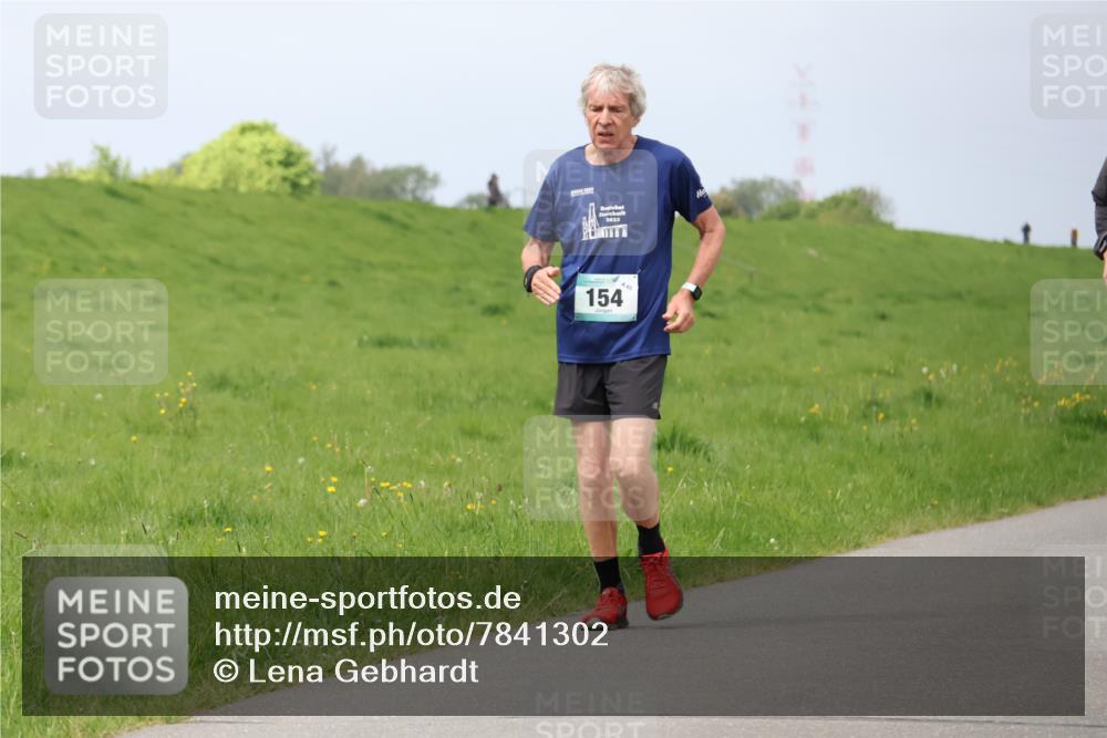04.05.2025 - 8. Wedeler Halbmarathon Lena Gebhardt http://msf.ph/oto/7841302 04.05.2025 11:54:54 Laufen 154 meine-sportfotos.de