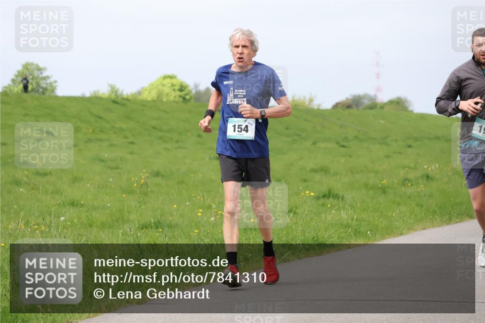 04.05.2025 - 8. Wedeler Halbmarathon Lena Gebhardt http://msf.ph/oto/7841310 04.05.2025 11:54:55 Laufen 3023, 154, 46, 19 meine-sportfotos.de