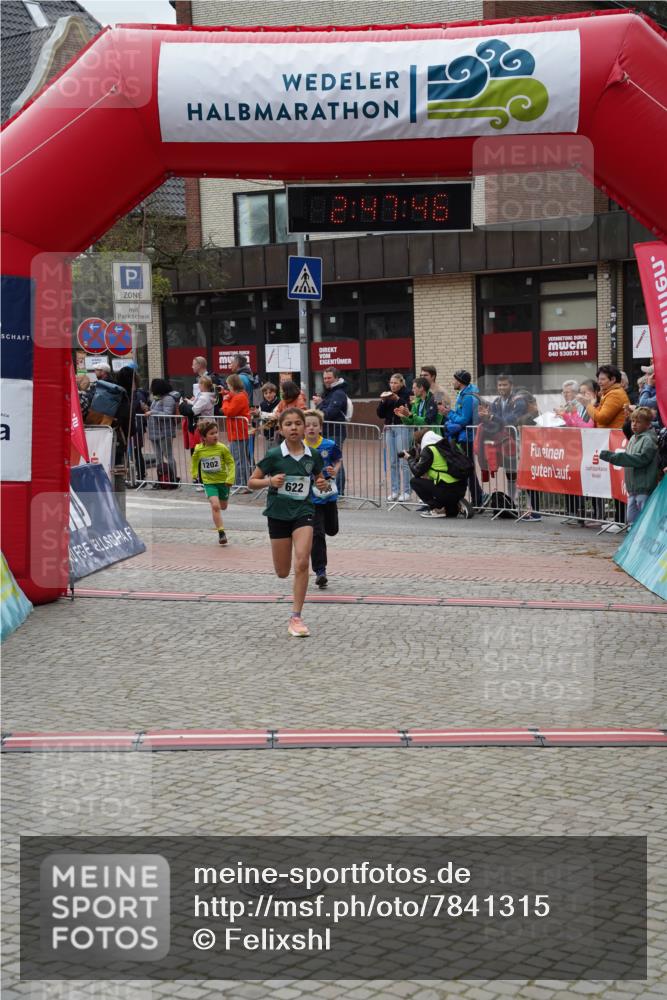 04.05.2025 - 8. Wedeler Halbmarathon Felixshl http://msf.ph/oto/7841315 04.05.2025 12:47:44 Ziel 622, 708, 1202 meine-sportfotos.de