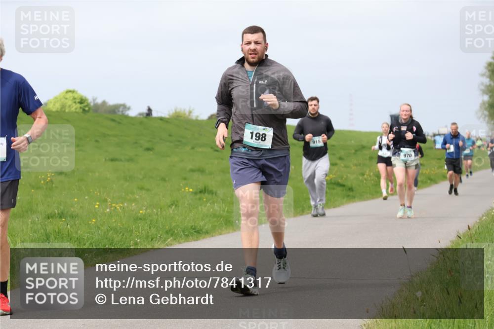 04.05.2025 - 8. Wedeler Halbmarathon Lena Gebhardt http://msf.ph/oto/7841317 04.05.2025 11:54:57 Laufen 65, 198, 915, 970 meine-sportfotos.de