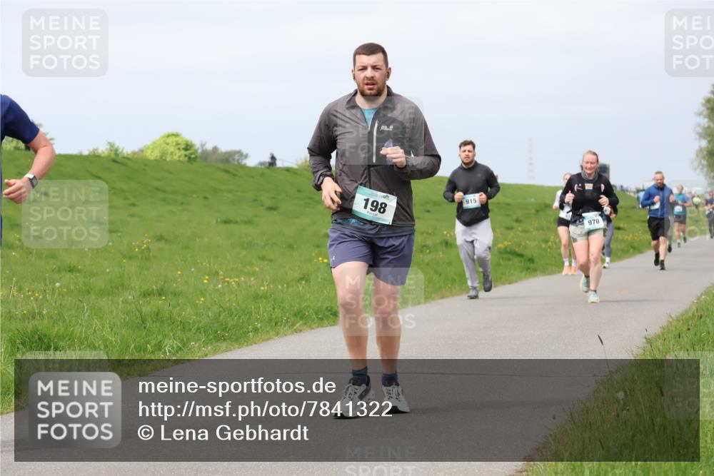 04.05.2025 - 8. Wedeler Halbmarathon Lena Gebhardt http://msf.ph/oto/7841322 04.05.2025 11:54:58 Laufen 198, 915, 970 meine-sportfotos.de