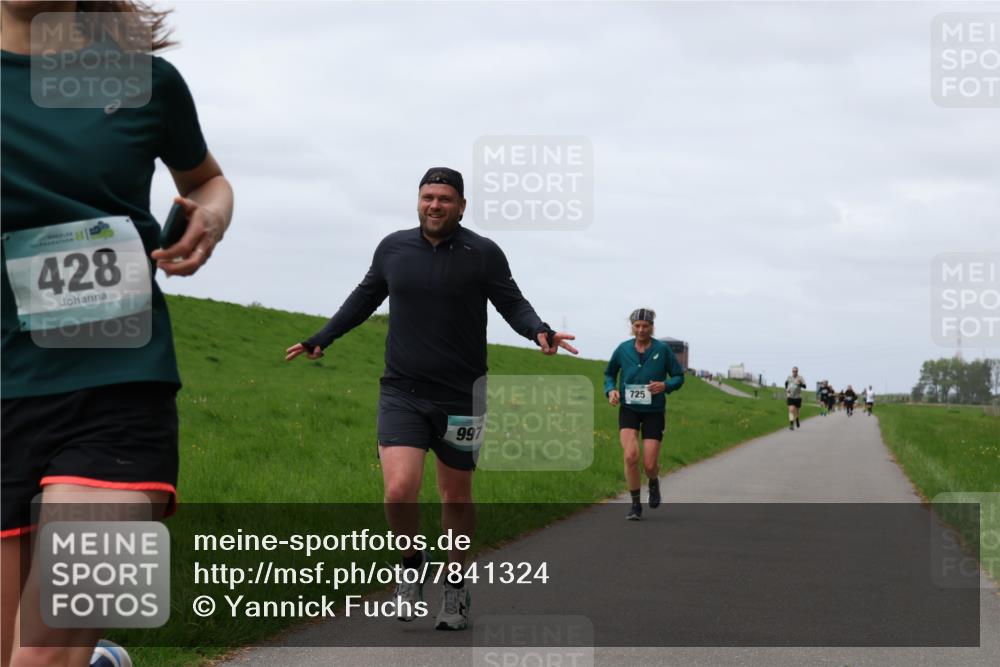 04.05.2025 - 8. Wedeler Halbmarathon Yannick Fuchs http://msf.ph/oto/7841324 04.05.2025 11:49:03 Laufen 428, 997, 725 meine-sportfotos.de