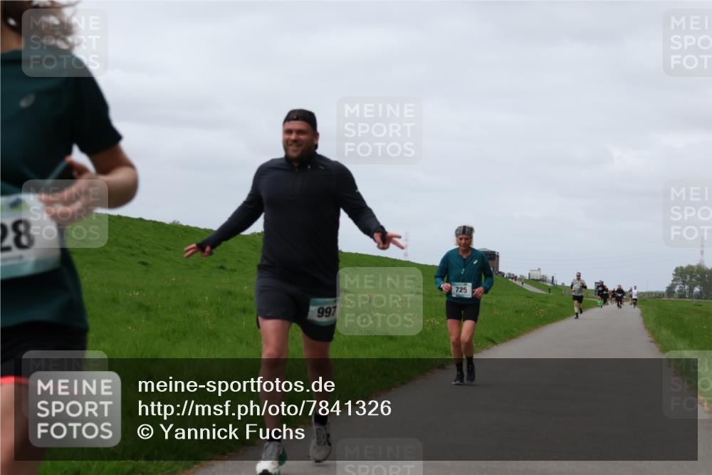 04.05.2025 - 8. Wedeler Halbmarathon Yannick Fuchs http://msf.ph/oto/7841326 04.05.2025 11:49:03 Laufen 28, 997, 725 meine-sportfotos.de