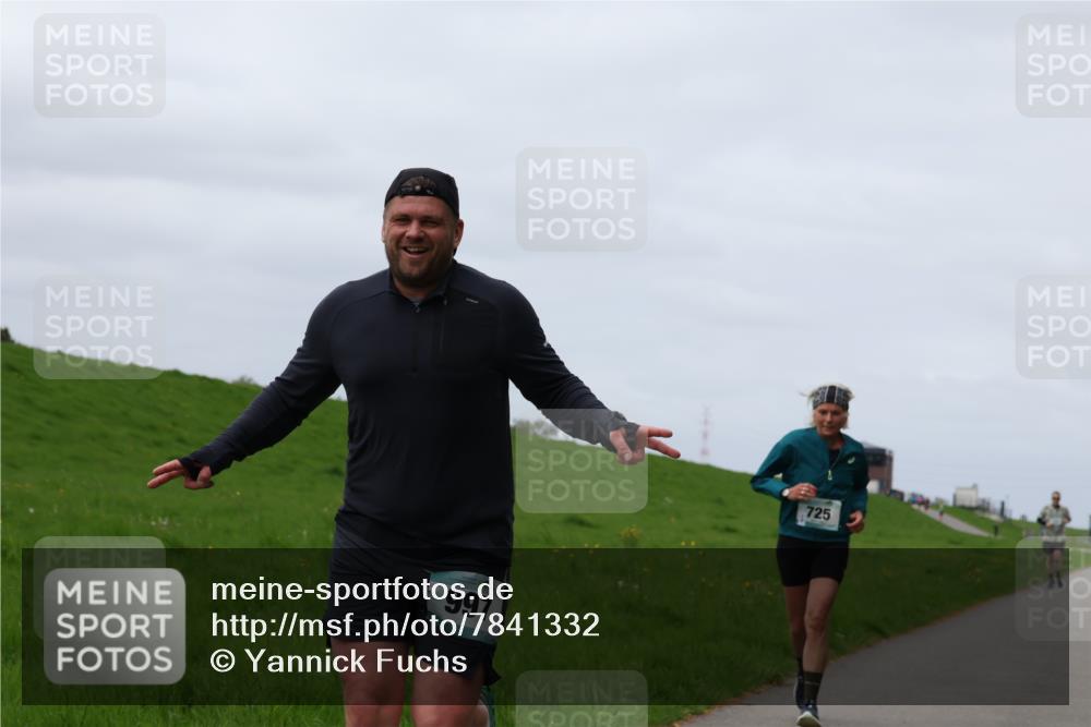 04.05.2025 - 8. Wedeler Halbmarathon Yannick Fuchs http://msf.ph/oto/7841332 04.05.2025 11:49:03 Laufen 997, 725 meine-sportfotos.de