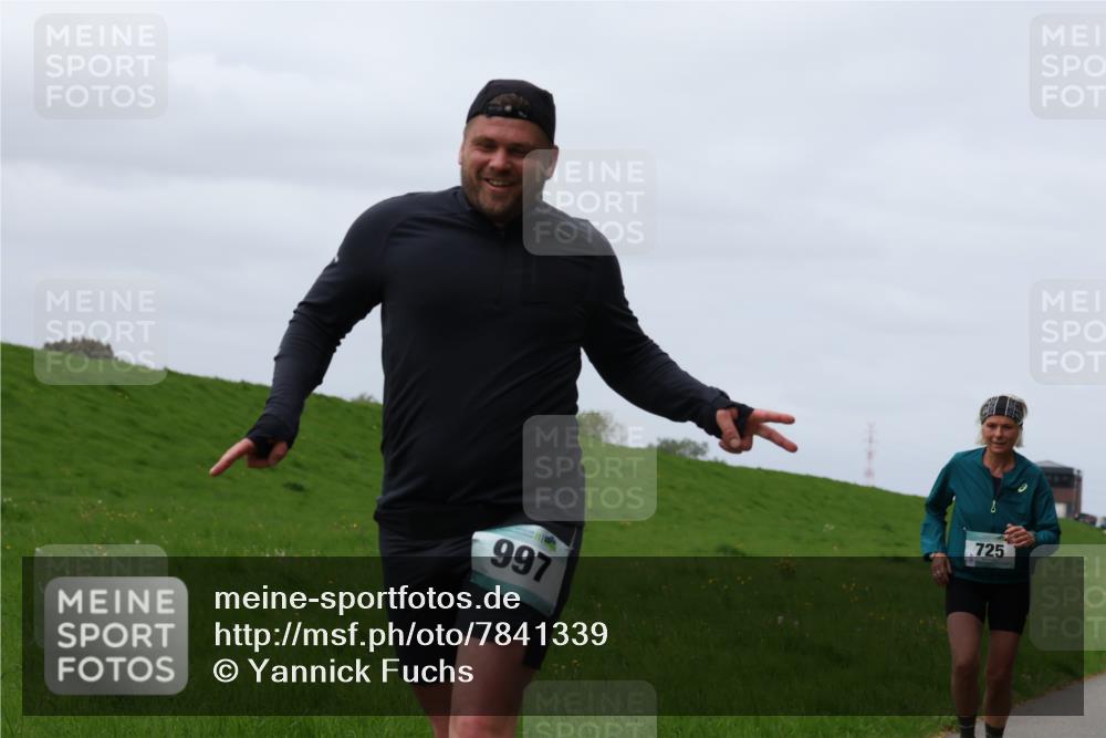 04.05.2025 - 8. Wedeler Halbmarathon Yannick Fuchs http://msf.ph/oto/7841339 04.05.2025 11:49:03 Laufen 997, 725 meine-sportfotos.de